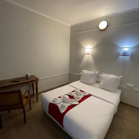 סן-דני Hotel Central מראה חיצוני תמונה