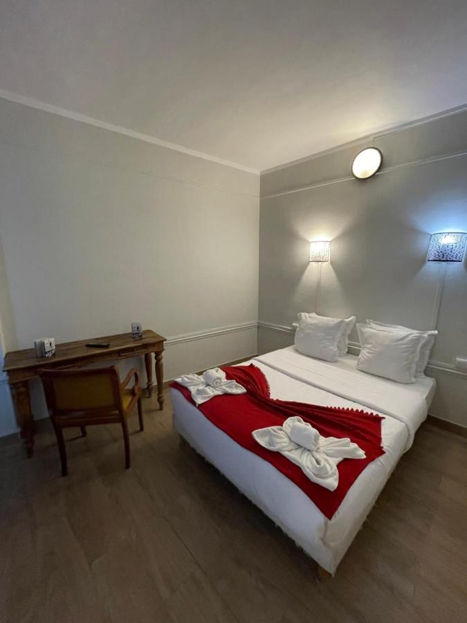 סן-דני Hotel Central מראה חיצוני תמונה